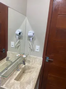 HOTEL QUATRO CORAÇÕES - Bathroom