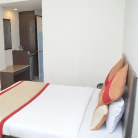 Regency Square Hotel - Room