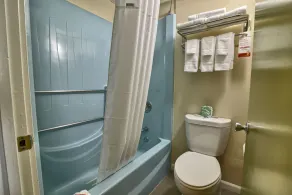 Super 8 by Wyndham Bangor - Salle de bain