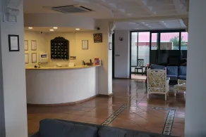 Üstün Hotel Alsancak - Reception