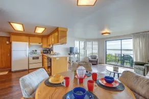 NYA Oceanfront Smith River Cabin w / Deck & Views! - Interiör