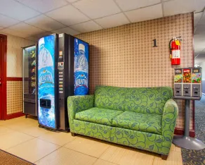 Rodeway Inn Meadowlands - Lobby