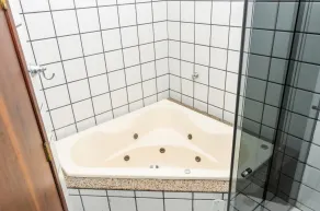 San Fernando Hotel - Bathroom