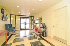 Pine Point Inn & Suites - Reception