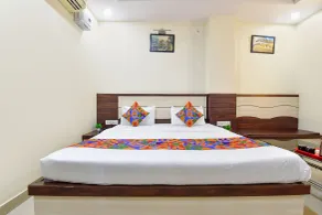 Fabhotel Pink Palace - Chambre