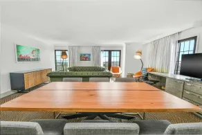 DoubleTree by Hilton Austin - Room