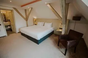 Republique - Room