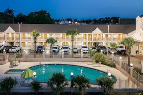 Days Inn by Wyndham Nacogdoches/SFA University/Downtown - Piscine