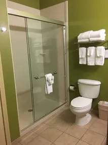 MainStay Suites Williston - Salle de bain