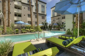 1 BR Loft Views King Beds Shop Dine 4053 - Piscine