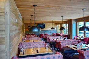 Moose Hotel and Suites - Restaurant