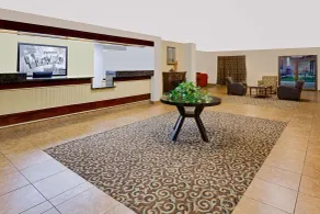 Super 8 by Wyndham Plainview - Hall