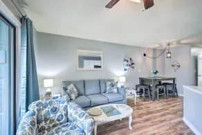 Swim, Golf & Dine: Condo by Cherry Grove Beach! - Interiør