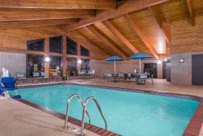 Baymont by Wyndham Owatonna - Pool