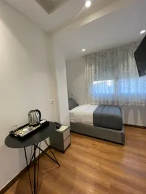Peaky Hotel - Room
