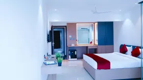 Hsquare Hotel Andheri West - Room