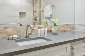 The Inn at Aspen - Bathroom