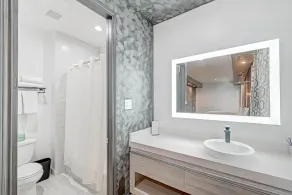 Comfeeni Inn and Suites - Salle de bain