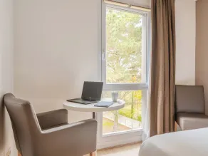 Séjours & Affaires Nantes La Beaujoire - Værelse