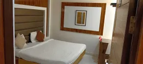 Hotel Sapphire Inn - Room