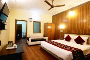 Goroomgo Moon Nainital - Room