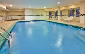 Country Inn & Suites by Radisson, Bloomington-Normal West, IL - Piscine