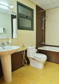 Pearl Bahrain Suites - Bathroom