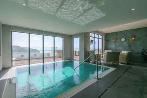 Penelope - Pool