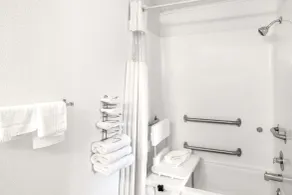 Howard Johnson by Wyndham Wilmington - Salle de bain