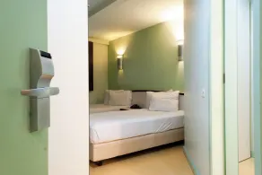 Master Curitiba Hotel - 1,6 km do Estádio Couto Pereira - Show - Room