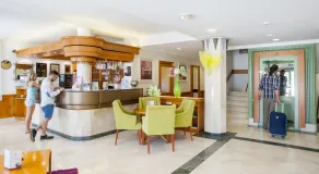 Holiday Club Apartman Hotel - Lobby