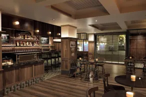 The Queen’s Cue, Stratford, A Tribute Portfolio Hotel - Restaurang