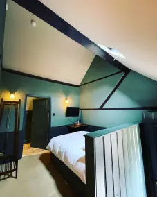 The Plume of Feathers - Room