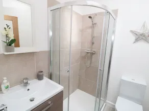 Bramble Cottage - Bathroom