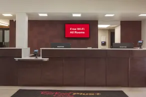 Red Roof Inn PLUS & Suites Erie - Réception