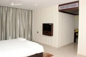 SAARAL RESORTS & HOTELS PVT Ltd - Værelse
