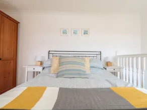 Flintstone Cottage - Camera