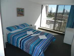 Queensleigh Holiday Apartments - Room