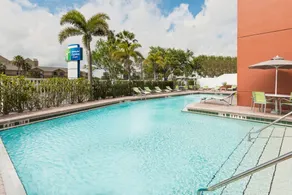 Holiday Inn Express & Suites - Nearest Universal Orlando by IHG - Pool