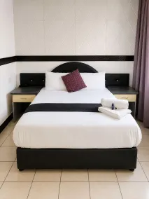 Laletsa Lodge - Zimmer