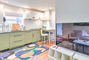 2 Mi to Capitol Hill, Walk to SU! Quaint Retreat - Innvendig