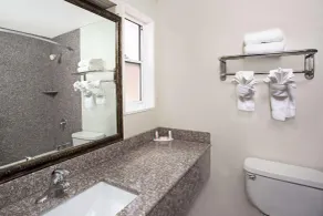 Sunset Inn - Bathroom