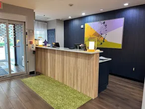 Spark by Hilton Guilford - Réception