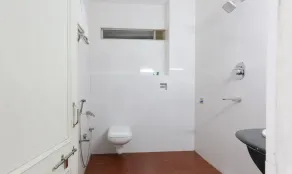 Treebo Omni Palace - Baño