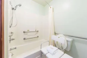 Days Inn by Wyndham West Point - Salle de bain