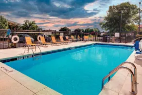 Fairfield by Marriott Inn & Suites Anniston Oxford - Piscine