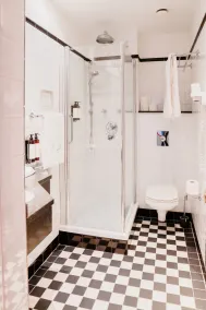 ARQ Paleis Hotel - Bathroom