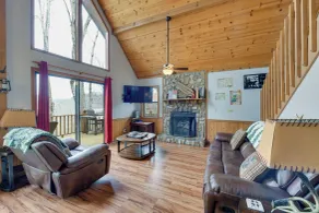 Mountain-view Robbinsville Cabin w/ Hot Tub! - Interiör
