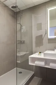 Novotel Tours Centre Gare - Bathroom