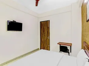 Hotel Noida Continental - Room